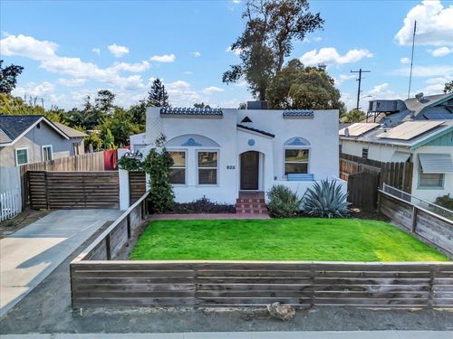 905 S Locust St, Visalia, CA, 93277-4809 | Card Image