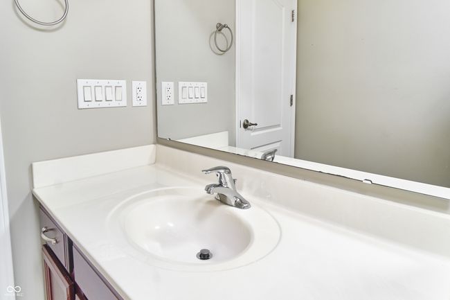13499 Molique Blvd, Townhouse with 2 bedrooms, 3 bathrooms and null parking in Fishers IN | Image 38