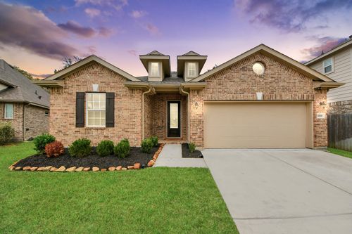 6618 Beacon View Dr, Baytown, TX, 77521-1685 | Card Image