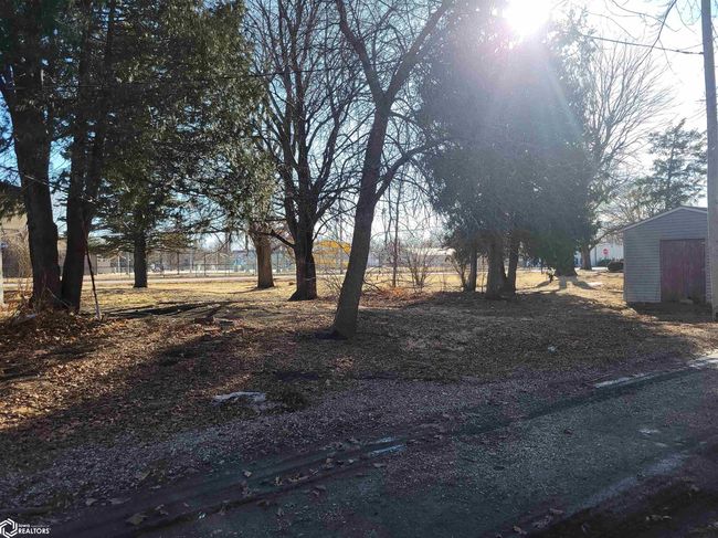 821 Ne 2 Nd St, Home with 3 bedrooms, 2 bathrooms and 1 parking in Eagle Grove IA | Image 5