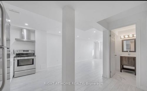 317 Rita'S Ave, Newmarket, ON, L3X2N2 | Card Image