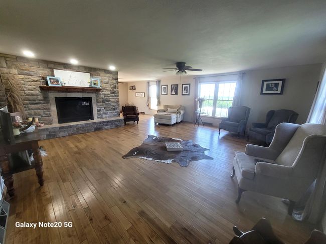 7773 Porter Hill Rd, House other with 5 bedrooms, 3 bathrooms and null parking in LANCASTER WI | Image 9