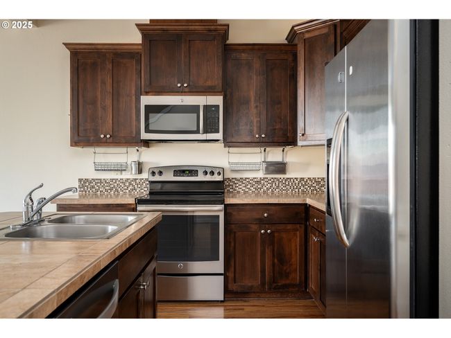 15264 Se Eckert Ln, House attached with 3 bedrooms, 3 bathrooms and 1 parking in Damascus OR | Image 5