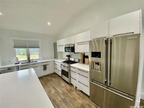 837 Prospect Ave, Oxbow, SK, S0C2B0 | Card Image