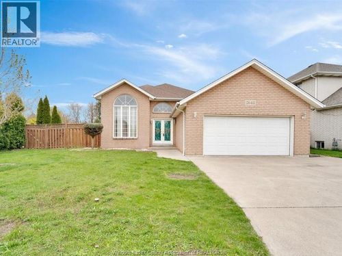 2648 Chick Crt, Windsor, ON, N9E4P1 | Card Image
