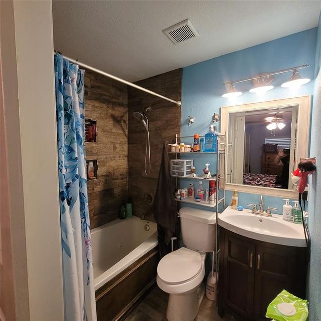 2117 Hickory Ln, House other with 4 bedrooms, 2 bathrooms and 2 parking in Pasadena TX | Image 16