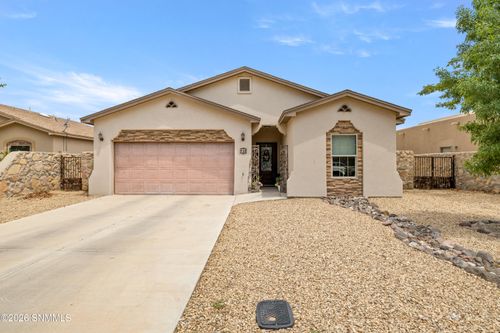 940 Flora Vista Dr, Las Cruces, NM, 88007-1957 | Card Image