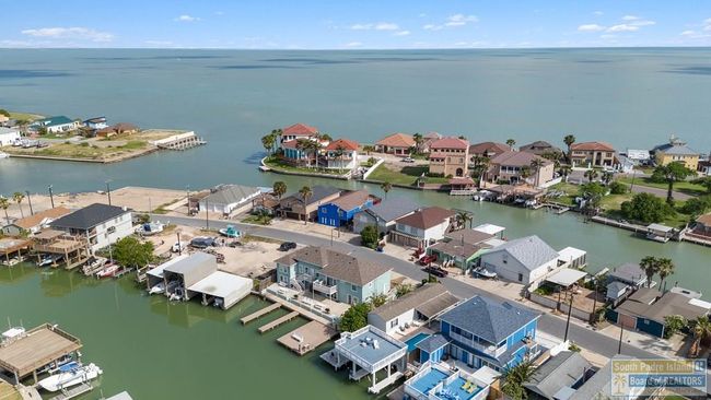 1109 Tarpon Ave, Home with 4 bedrooms, 5 bathrooms and null parking in Port Isabel TX | Image 11