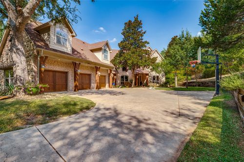 2403 Amberleaf Ct, Cedar Hill, TX, 75104-4555 | Card Image