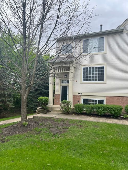 863 Pheasant Trl, St. Charles, IL, 60174-8802 | Card Image