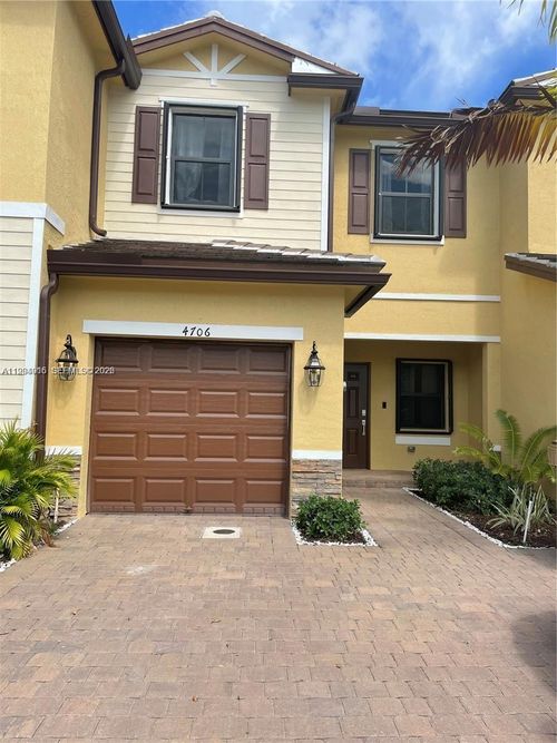 4706 Santa Cruz Way, Davie, FL, 33314-4485 | Card Image