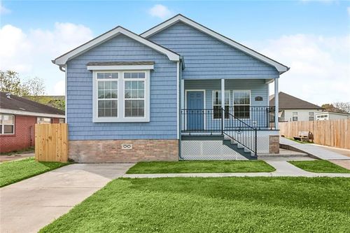 920 Cougar Dr, Arabi, LA, 70032-2126 | Card Image