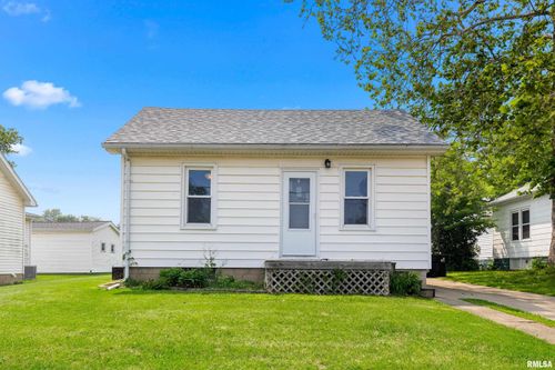 107 N Cleveland St, Roanoke, IL, 61561-7621 | Card Image