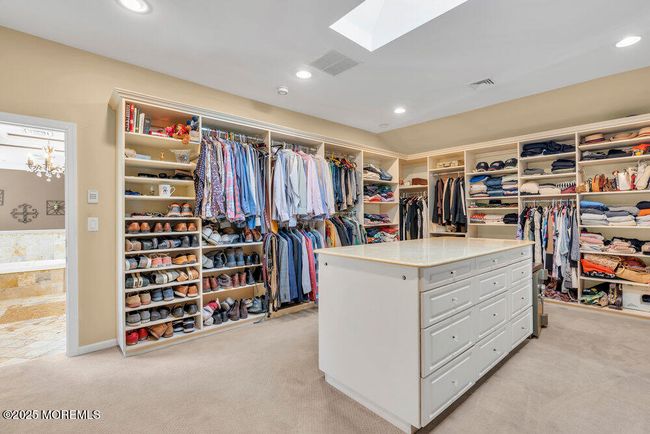 Walk-in Closet with Dressing Island | Image 59