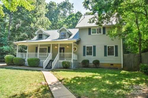 210 Craggy Street, Black Mountain, NC, 28711 | Card Image