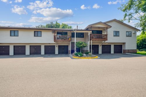 apt-101-4004 Foss Rd, Saint Anthony, MN, 55421-4590 | Card Image