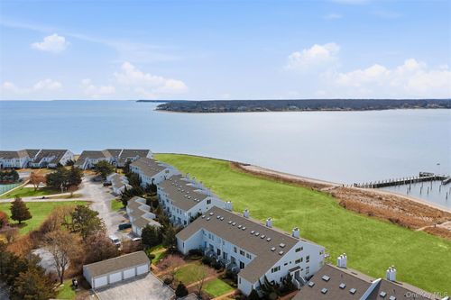 5g2-2460 Shipyard Ln, East Marion, NY, 11939-1237 | Card Image