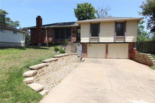 11200 W 51st Ter, Shawnee, KS, 66203-1502 | Card Image