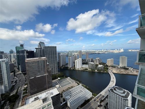 5202-950 Brickell Bay Dr, Miami, FL, 33131-3964 | Card Image