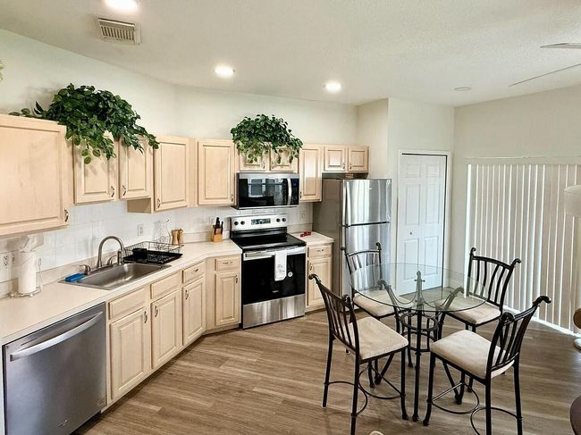 A - 10003 Perfect Dr, Condo with 1 bedrooms, 1 bathrooms and null parking in Port St. Lucie FL | Image 4
