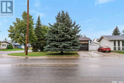 102 Adilman Dr, House other with 3 bedrooms, 3 bathrooms and null parking in Saskatoon SK | Image 2