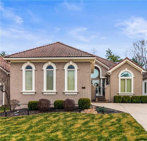 4517 Ne Fairway Homes Dr, Lee's Summit, MO, 64064-1691 | Card Image