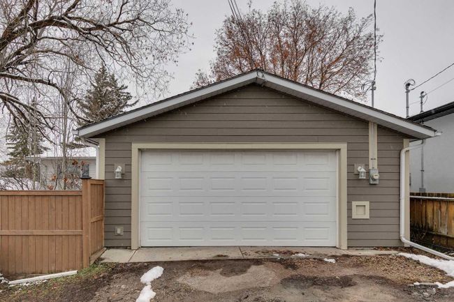 75 Canyon Drive Nw, Home with 5 bedrooms, 2 bathrooms and 4 parking in Calgary AB | Image 2