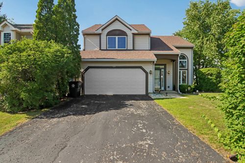 18 W Rosewood Ln, Round Lake Beach, IL, 60073-4020 | Card Image