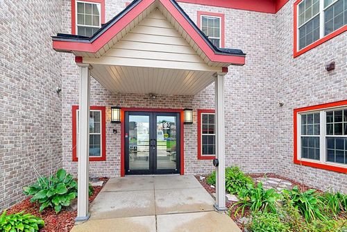 unit-103-955 Liberty Blvd, Sun Prairie, WI, 53590-4327 | Card Image