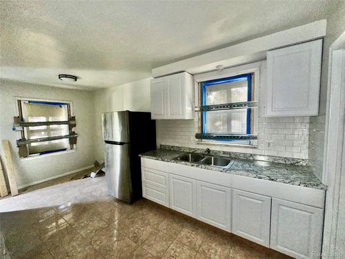 18940 Sawyer St, Detroit, MI, 48228-3306 | Card Image