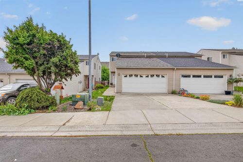 253 Nw Clay Ct, Pullman, WA, 99163-3696 | Card Image