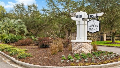 240 Castle Hill Dr, Yemassee, SC, 29945-8155 | Card Image