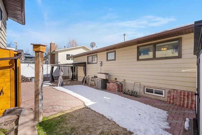 7376 Silver Springs Road Nw, Home with 3 bedrooms, 2 bathrooms and 4 parking in Calgary AB | Image 42