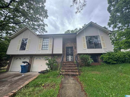 900 Live Oak Cir, Fairfield, AL, 35064-2830 | Card Image