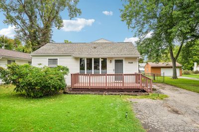 7688 Visger Avenue, Home with 3 bedrooms, 2 bathrooms and null parking in Waterford Twp MI | Image 1