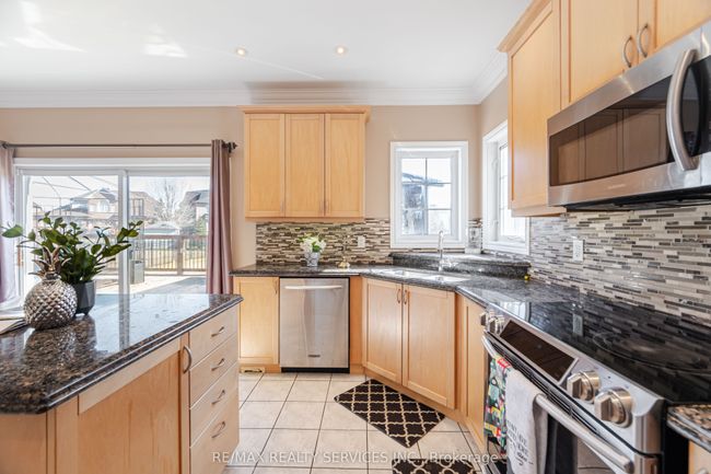 5 Belleville Dr, House other with 6 bedrooms, 5 bathrooms and 6 parking in Brampton ON | Image 21