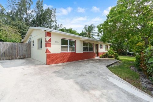 1498 Nw 1st St, Boynton Beach, FL, 33435-2602 | Card Image
