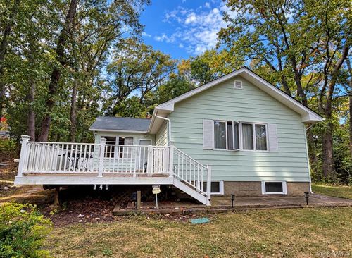 140 Hallock Landing Road, Brookhaven, NY, 11778 | Card Image