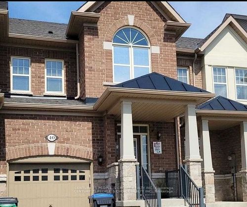 40 Hogan Manor Dr, Brampton, ON, L7A4V4 | Card Image