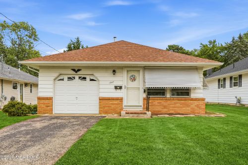 1947 Mount Juliano Ln, Toms River, NJ, 08753-1569 | Card Image