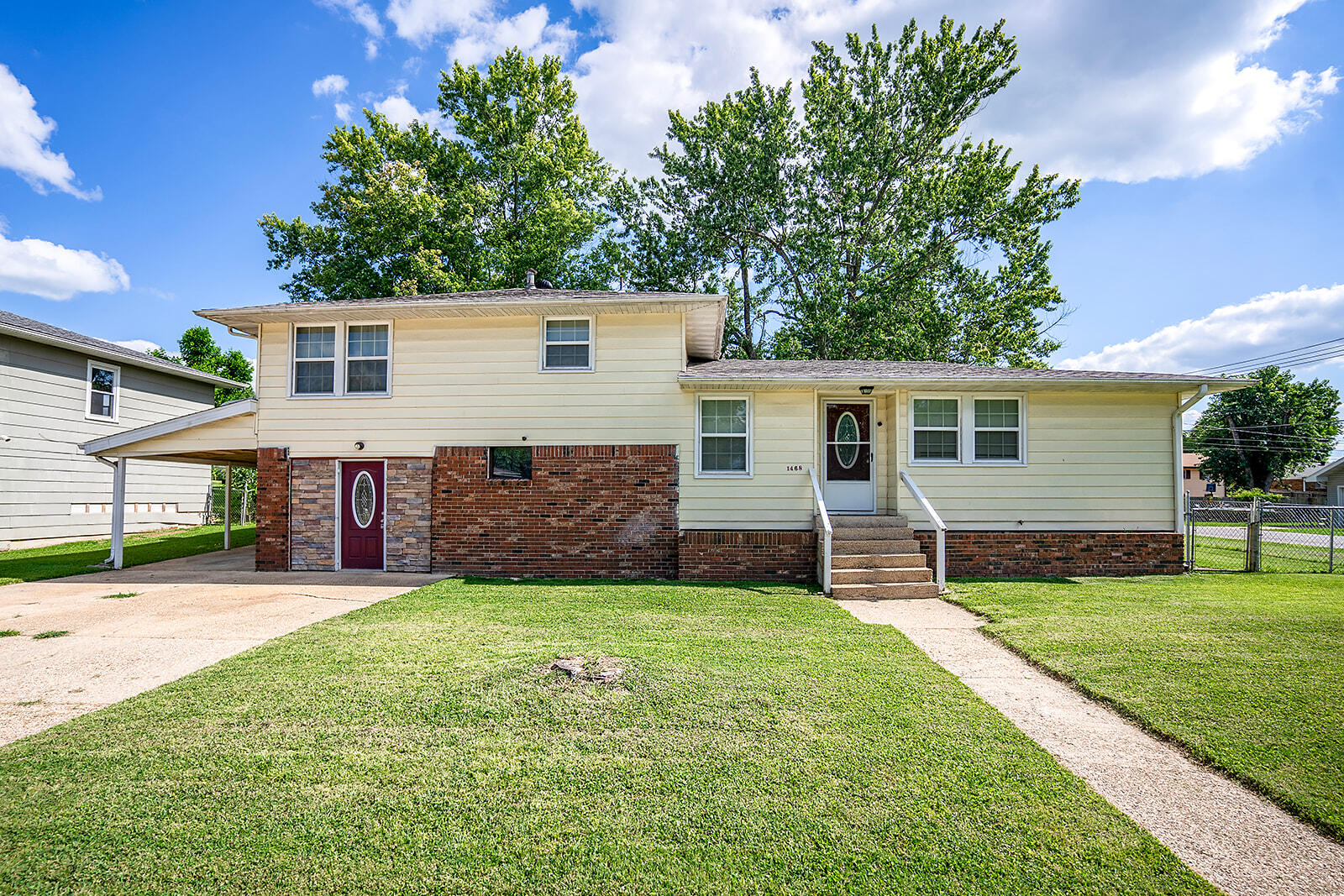 5th St, West Plains, MO 65775