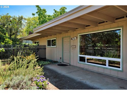 2130 Grant St, Eugene, OR, 97405-1572 | Card Image
