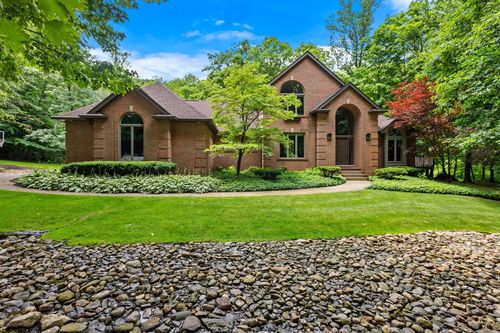 223 Crabapple Ln, Valparaiso, IN, 46383-9778 | Card Image