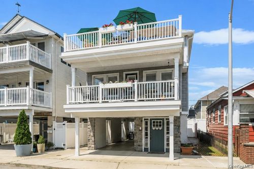 85 Delaware Ave, Long Beach, NY, 11561-1537 | Card Image