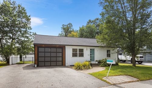4 Porter Rd, North Reading, MA, 01864-1213 | Card Image