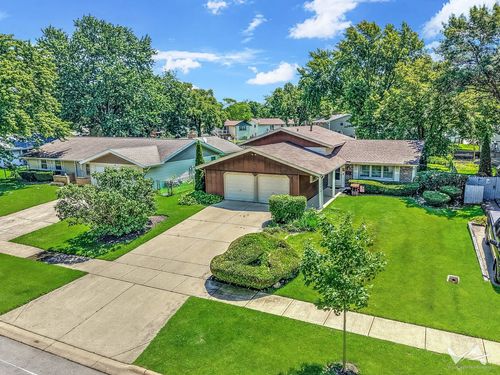 135 Jeffery Ln, Schaumburg, IL, 60193-1383 | Card Image