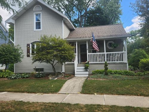 320 S Division Ave, Fremont, MI, 49412-1632 | Card Image