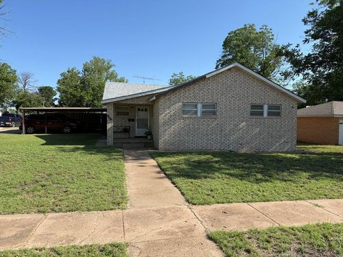 902 E 16th St, Colorado City, TX, 79512-4018 | Card Image