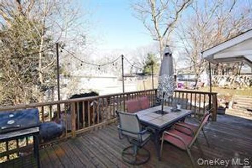 20 Lawrence Dr, Sound Beach, NY, 11789-1950 | Card Image