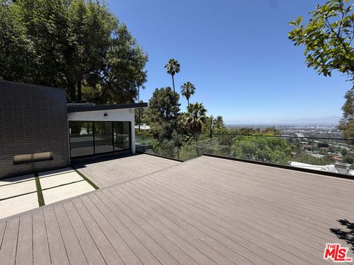 3565 Multiview Dr, Los Angeles, CA, 90068-1221 | Card Image